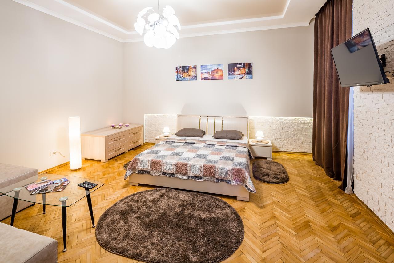 Onlviv Apartments Teatralna 23 Экстерьер фото